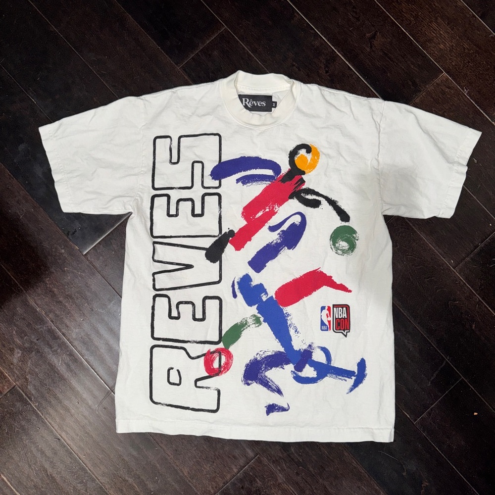 authentic Reves M like new NBA Graphic TShirt logo $175 t shirt short sleeves